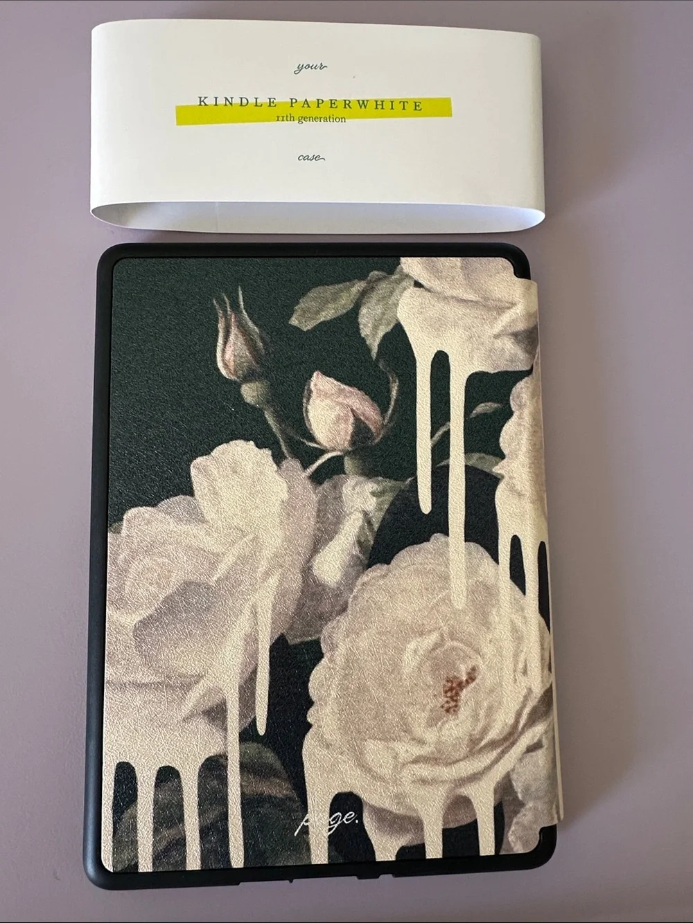 Kindle Paperwhite 11th generation Floral Drip Design Case - Black & Cream
